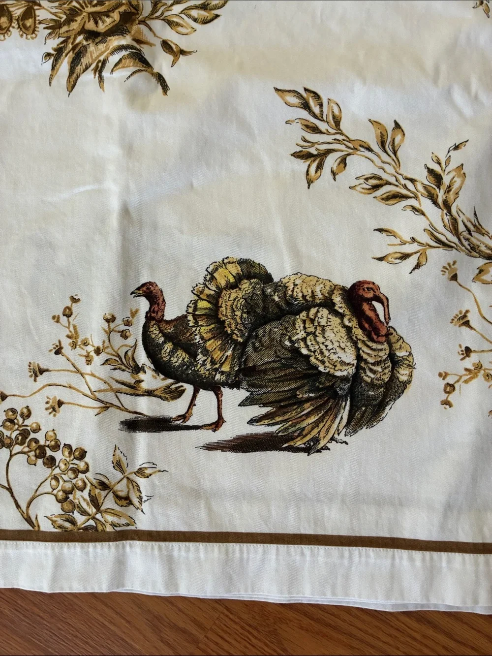 William Sonoma turkey tablecloth rectangular 70” x 90”